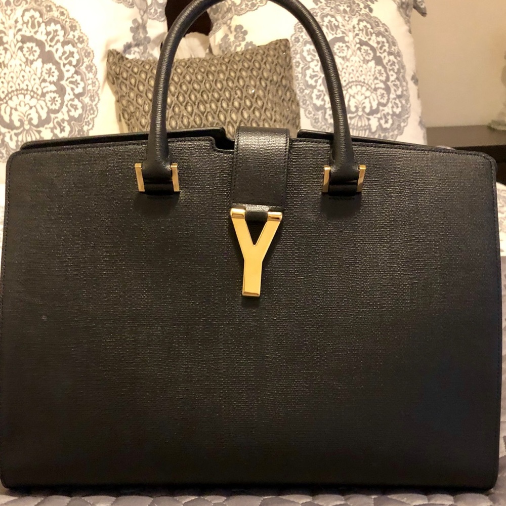 YSL Cabas Chyc, Black Saffiano Leather!!